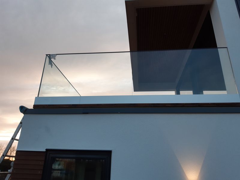 Helglass rekkverk /  full glass railings